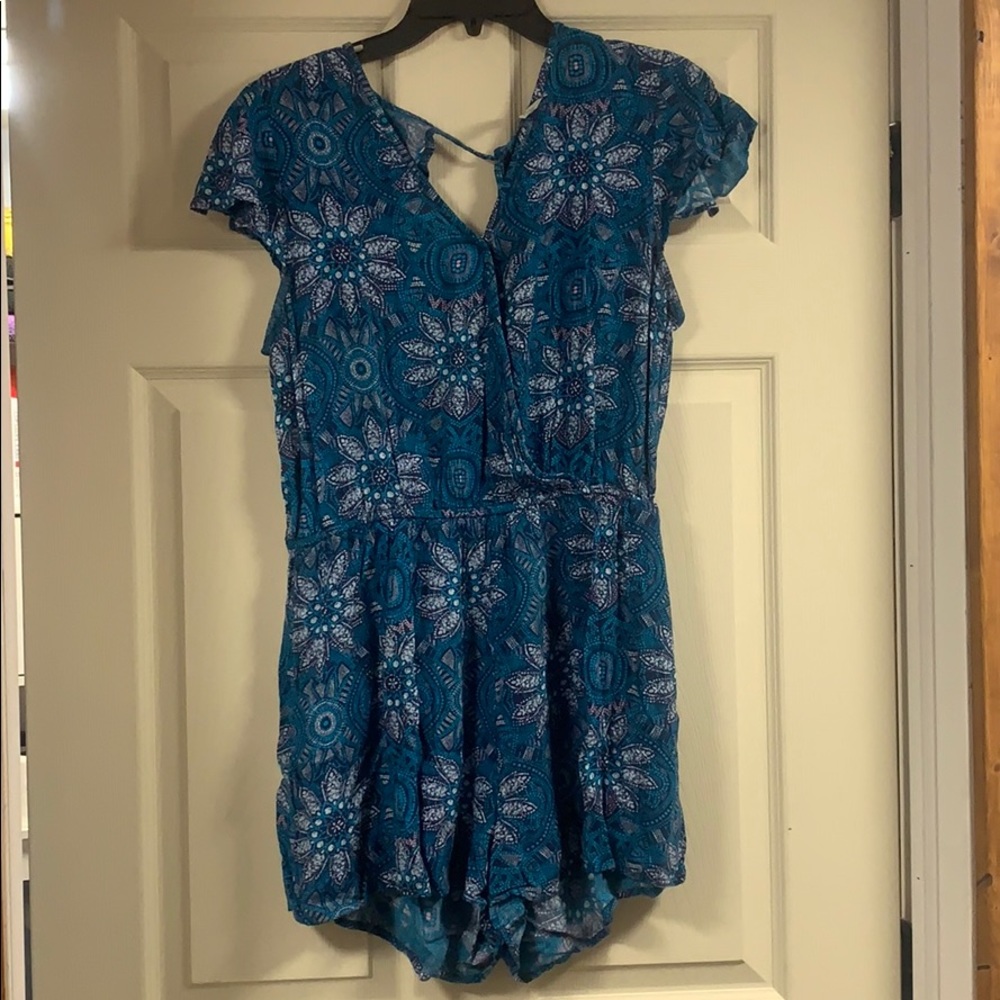comfy romper!! 💙